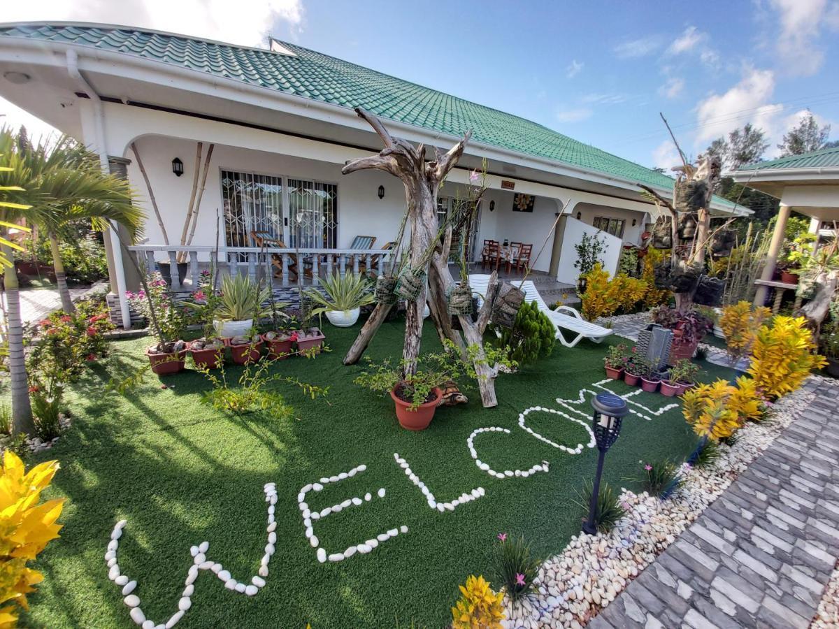 Leo'S Petit Villa Annex Praslin Exteriör bild