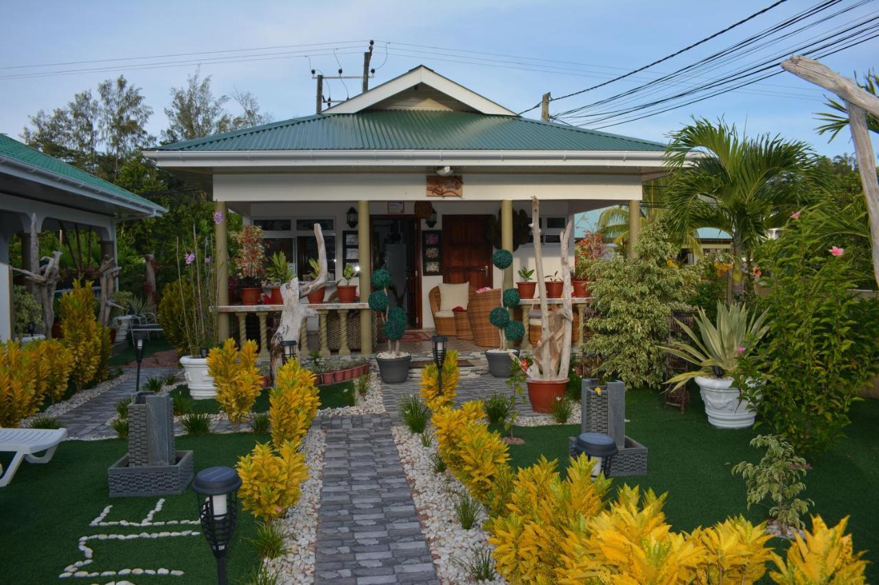 Leo'S Petit Villa Annex Praslin Exteriör bild