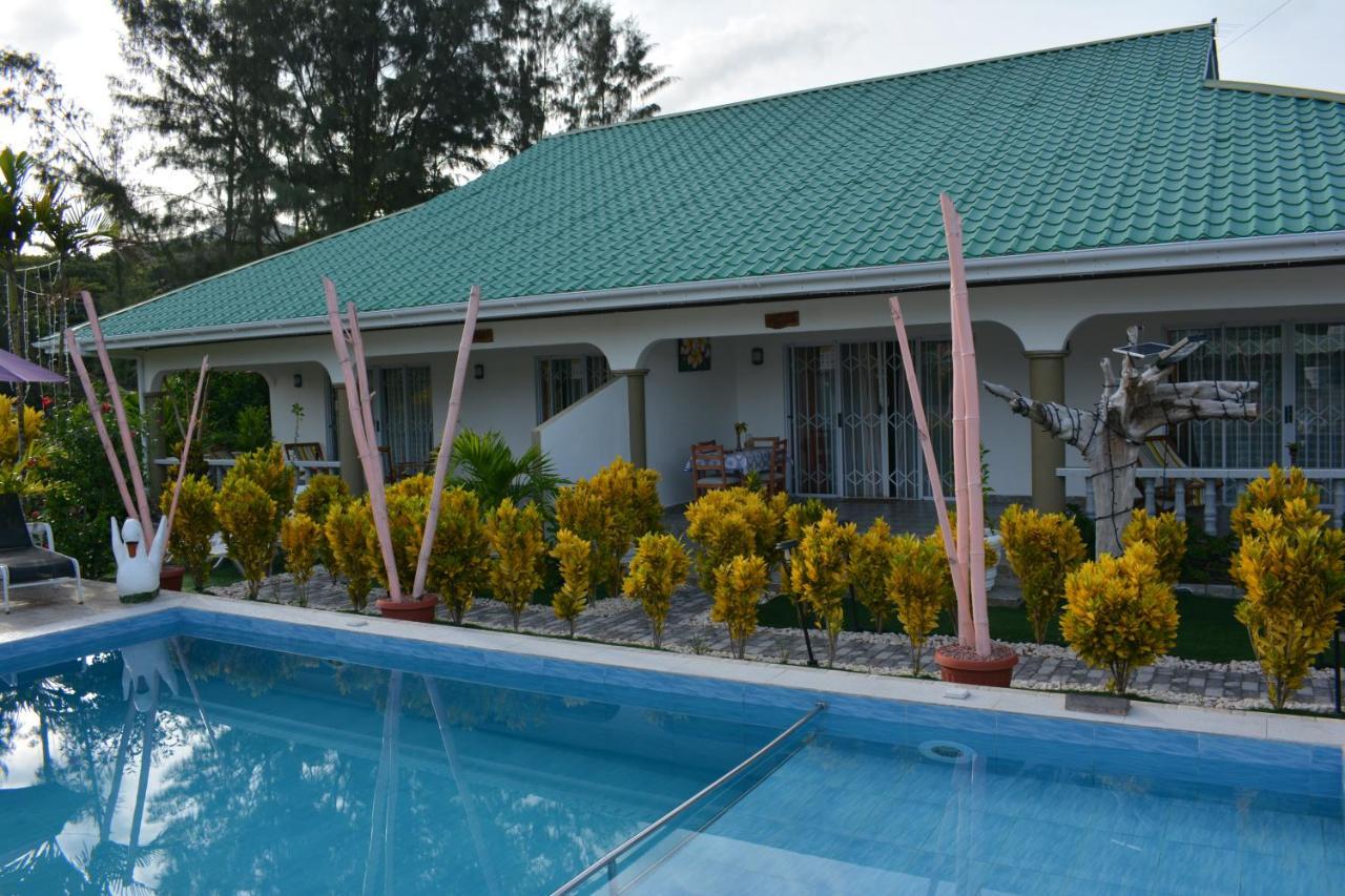 Leo'S Petit Villa Annex Praslin Exteriör bild