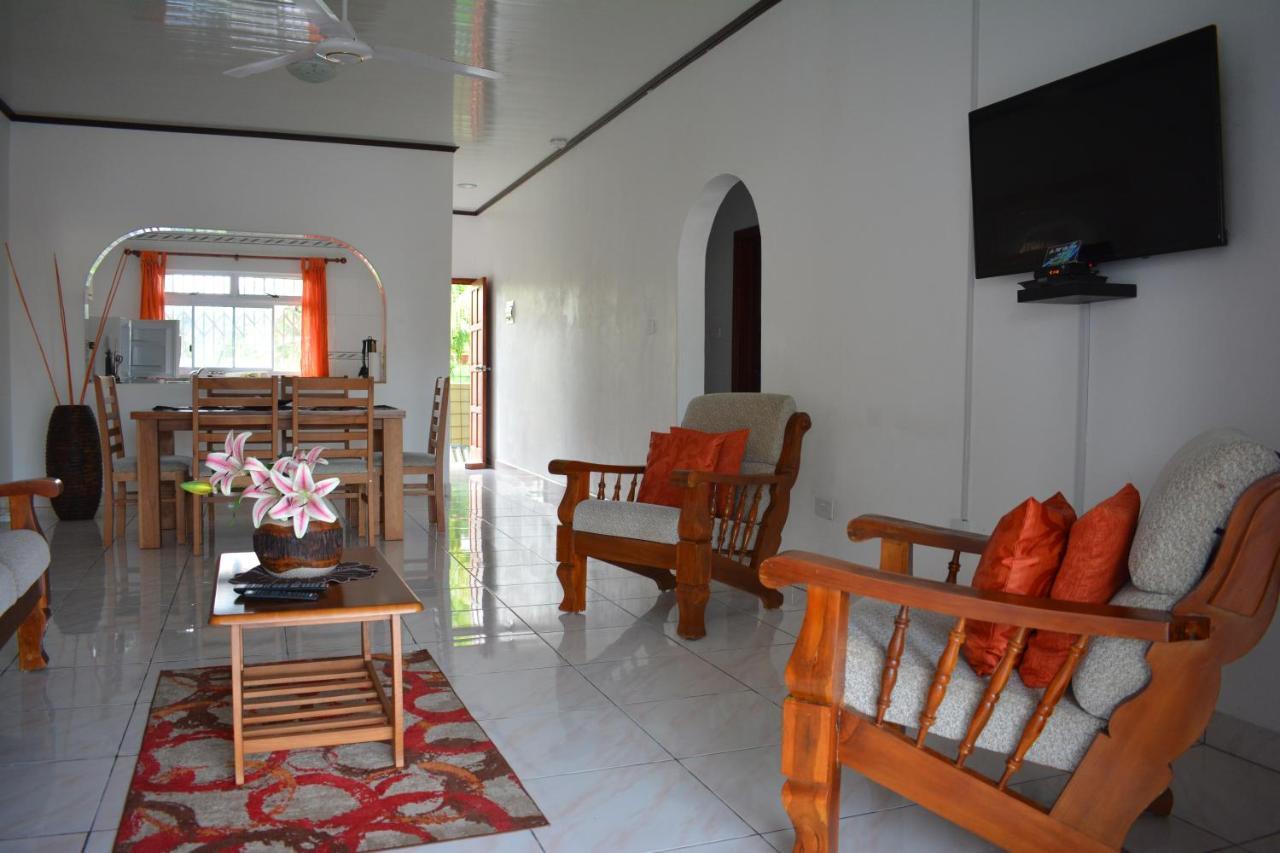 Leo'S Petit Villa Annex Praslin Exteriör bild